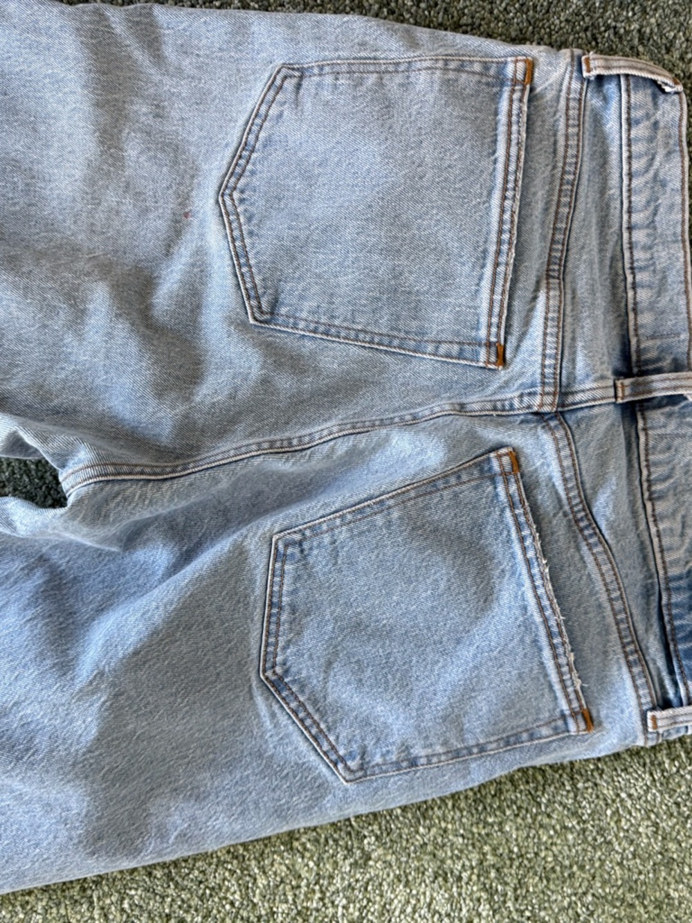 Abercrombie & Fitch Light Wash Straight Leg Jeans with Cuffed Hem - Picture 5 of 5
